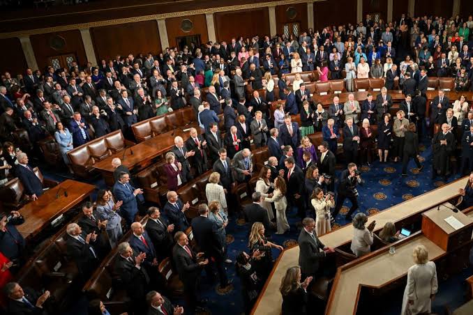 CNN Poll: Voters favor Democrats by an 8-point margin heading into the midterms