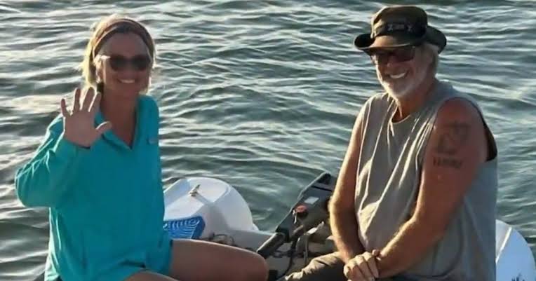 See the messages Brian Hooker sent his friend after wife's disappearance in the Bahamas: "The wind blew me away"