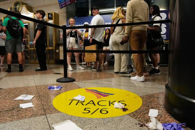 6 people hurt in stabbings at New York's Penn Station with a suspect in custody, authorities says