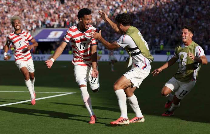 The U.S. defeats Bosnia-Herzegovina 2-0 in World Cup knockout round