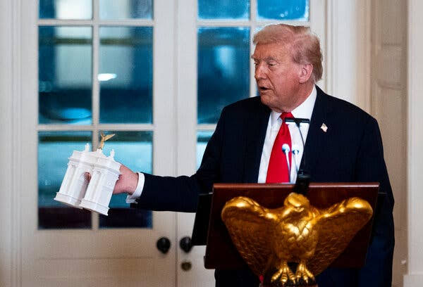 Planning Commission Votes to Advance Trump’s Arch Project