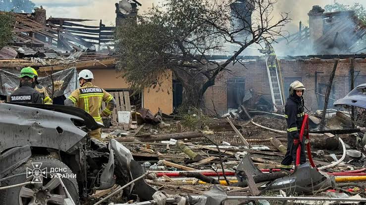 Russian and Ukrainian officials report 14 dead in latest attacks