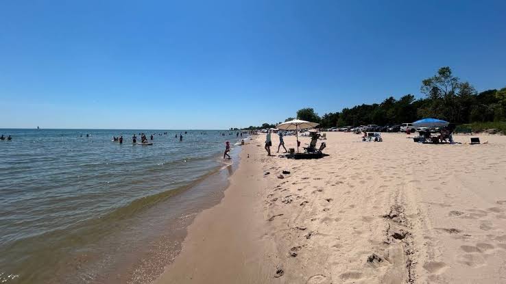 Extreme heat continues its grip over Wisconsin as wildfire smoke moves in