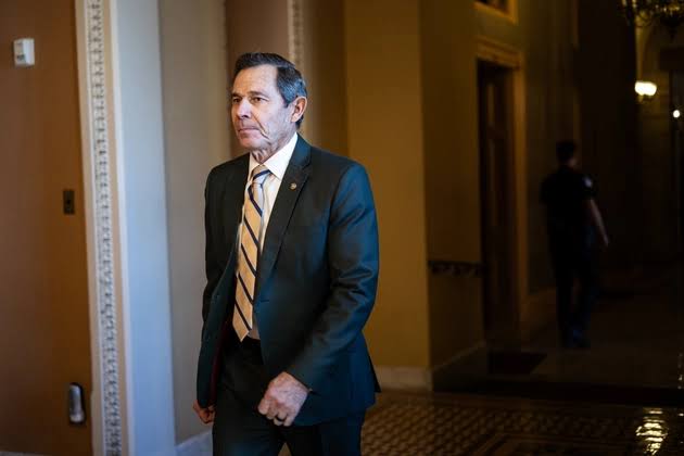 This moderate Republican senator is already eyeing the exits 16 months into his term