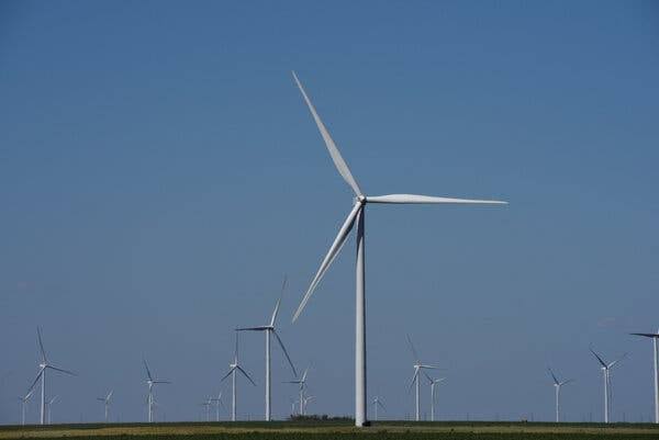Federal Judge Orders Pentagon to Lift Freeze on Wind Power