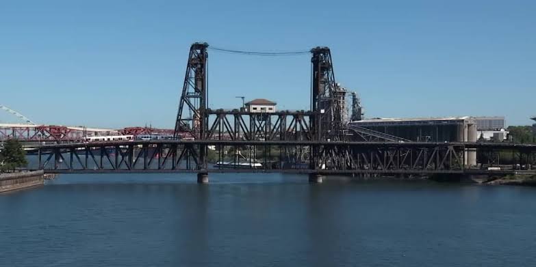 Body found in Willamette River near Steel Bridge