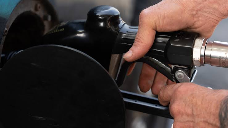 Oil Prices Climb and Stocks Dip on Stalemate in Iran War